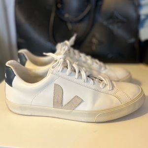 Veja sneakers shoes size 9